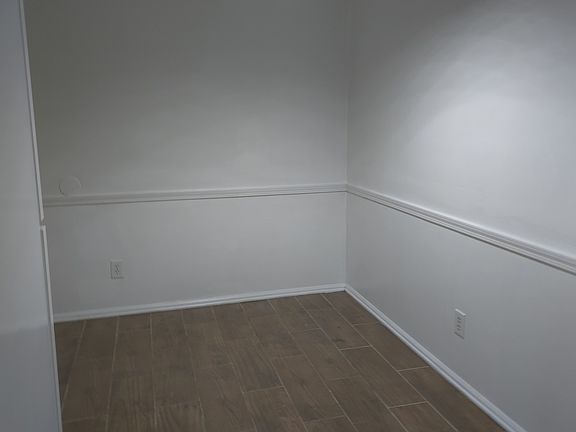 5th image of 4007 Westover Dr