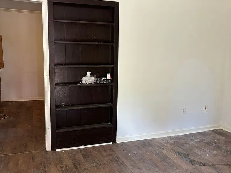 410 Oneida Ave — Photo 7