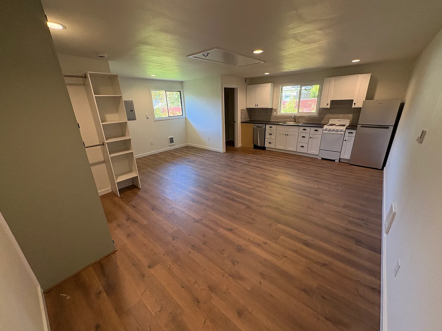 Studio, 375 sqft, $1,000 — Photo 2