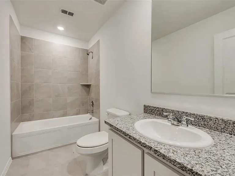 9724 Skyhawk Ave — Photo 4