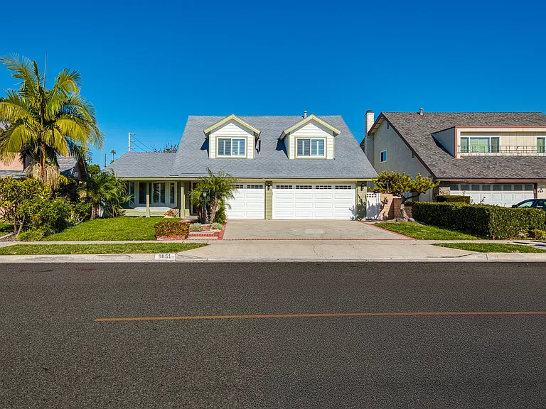 9851 Cloverdale Ave — Photo 52