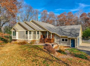 628 Galahad Rd N, Hudson, WI 54016