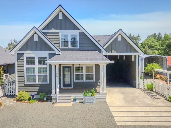 5010 L Place, Seaview, WA 98644