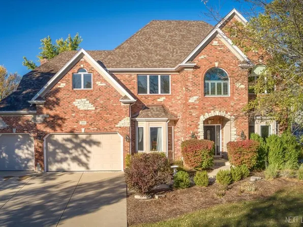 2441 Bird Ln, Batavia, IL 60510