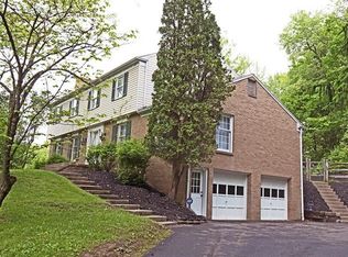 308 Hallsborough Dr, Pittsburgh, PA