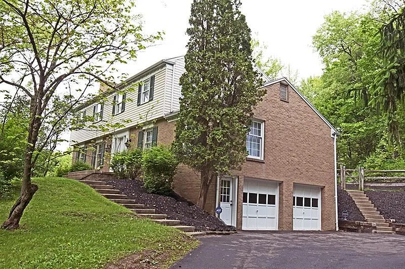 308 Hallsborough Dr photo 1