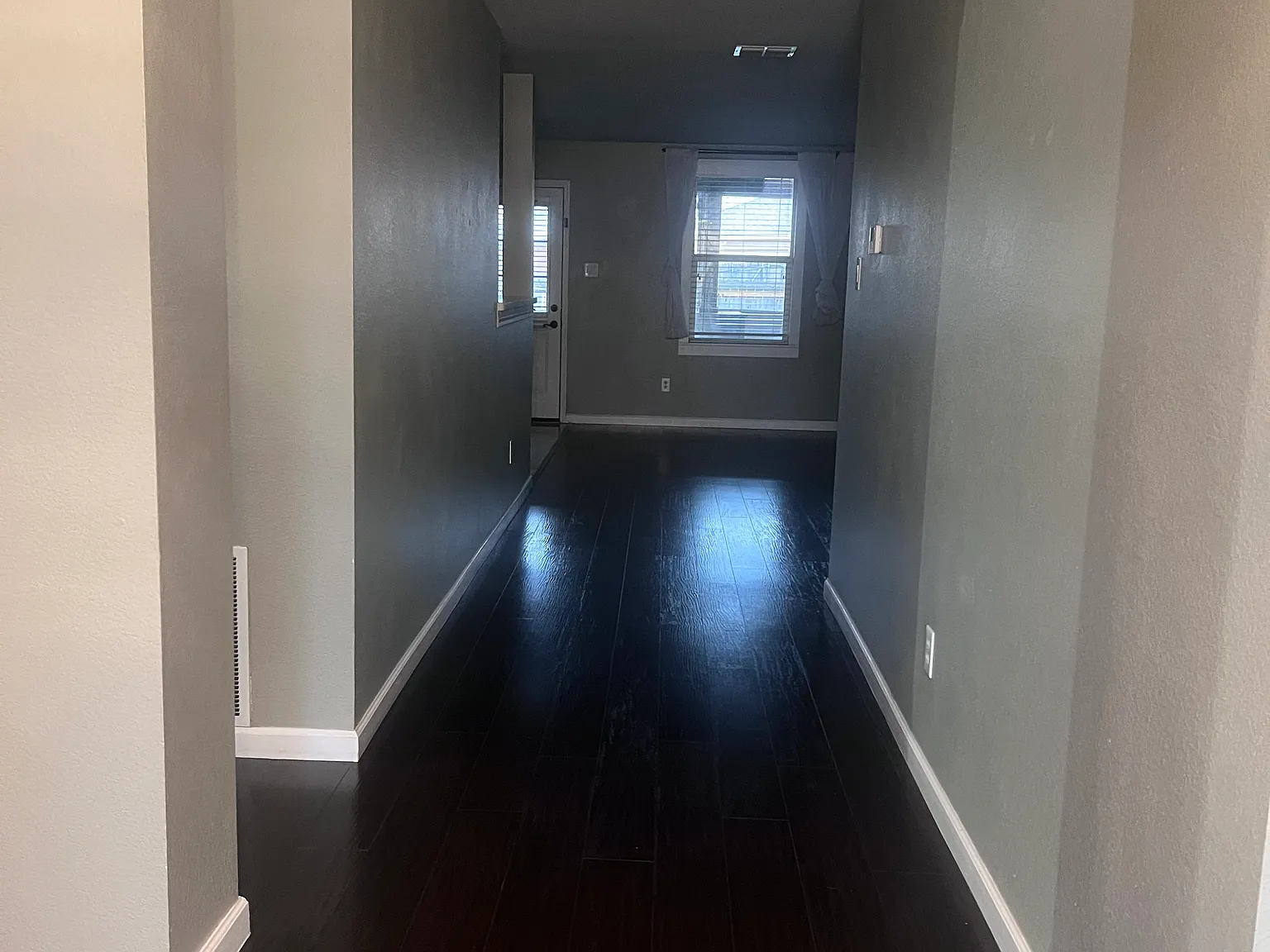 3 bed, 1772 sqft, $2,400 — Photo 2
