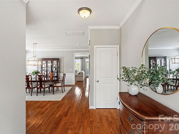 5th image of 11534 Fernleigh Pl