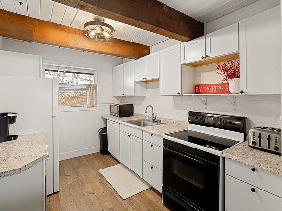 3rd image of 67 Fox Hill Road #3