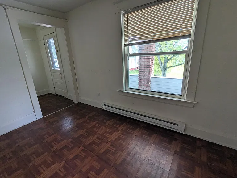 1048 Norwood Ave — Photo 7