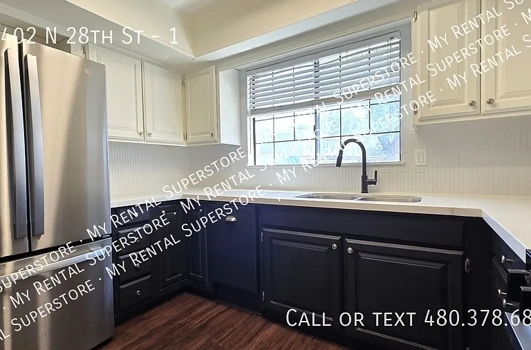 15402 N 28th St #1 — Photo 8