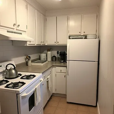 $720/month Room: 1 bedroom / private room For Rent at Clinton Hills — Photo 2