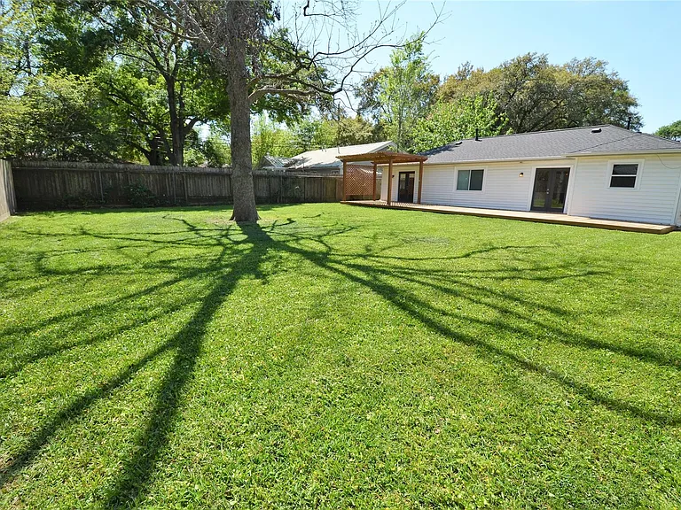 1906 Coulcrest Dr — Photo 31