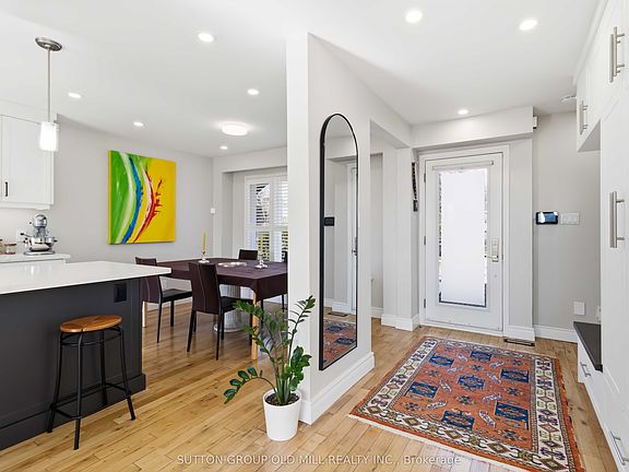 2nd image of 2811 Constable Rd