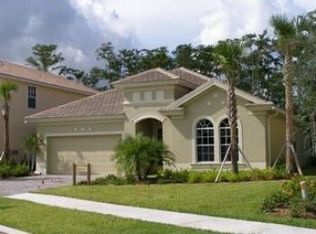 15462 Los Reyes Ln, Naples, FL 34110