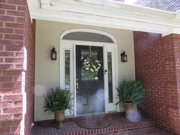 2nd image of 12 Rosemary Ln