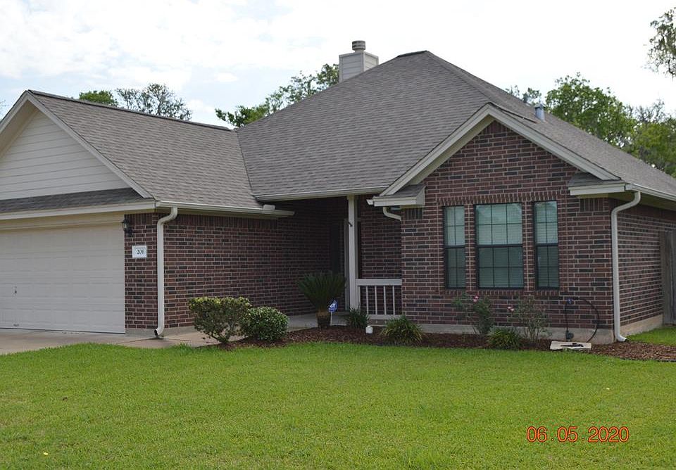 1st image of 206 Brazos Crossing St