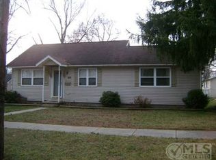 401 W Wheaton Ave, Clare, MI 48617