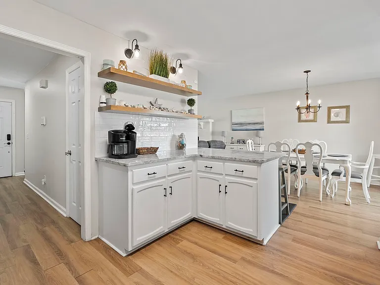 1008 Anne St — Photo 7