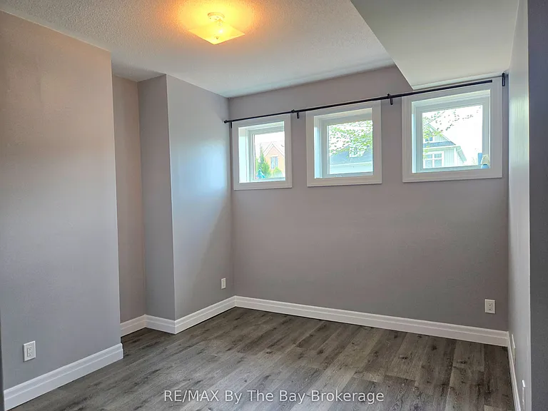 93 Allegra Dr #LOWER — Photo 18