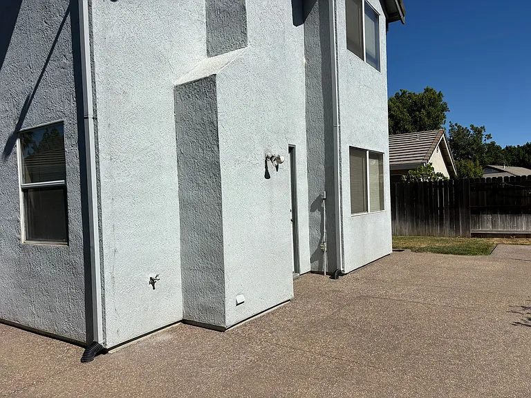107 Mills Rd — Photo 38