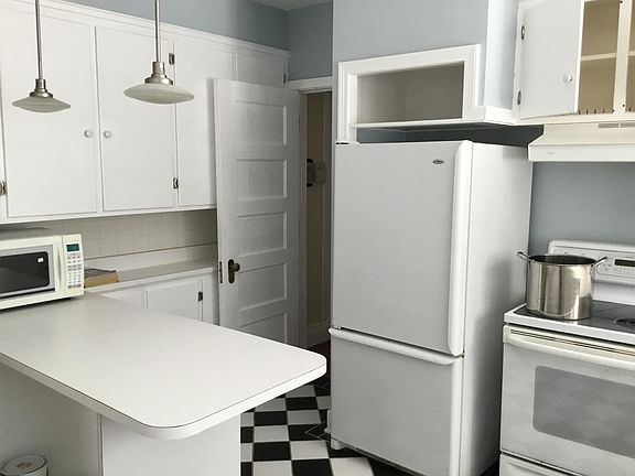 3rd image of 633 Lafayette Ave Floor 2