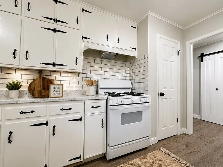 1005 Oakwood Ln — Photo 8