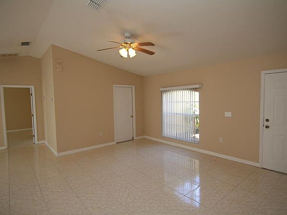 5th image of 747 Cockatoo Ct