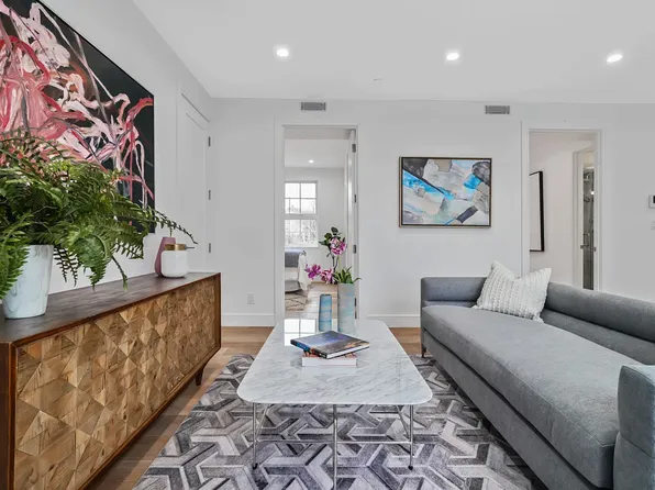 40 Huntington Street image 2 of 14