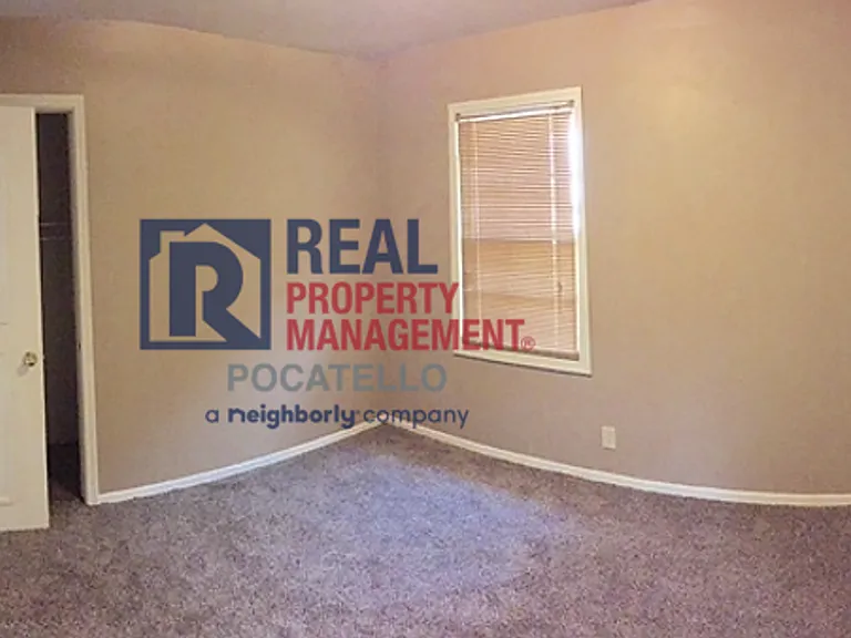 206 Sorenson Ave — Photo 8