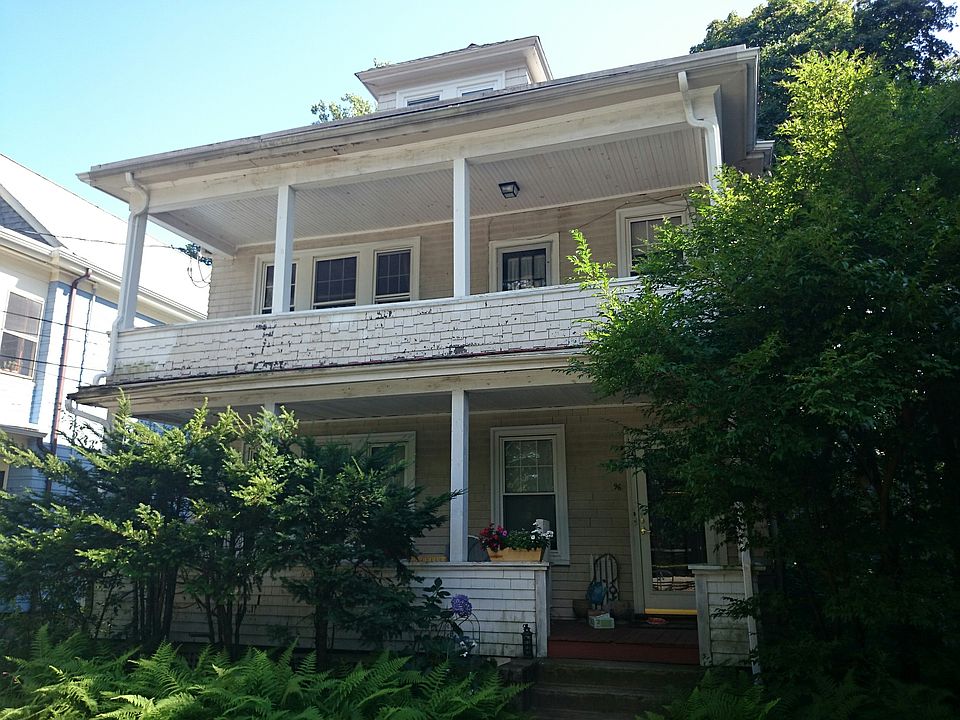 2nd image of 96 Davis Ave