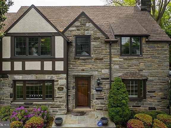 2nd image of 1203 Ormond Ave