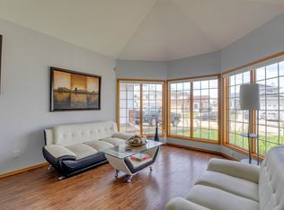 15411 67a St NW, Edmonton, AB T5Z2W8
