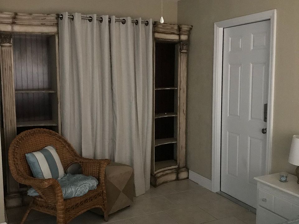 2nd image of 701 Alamanda Dr