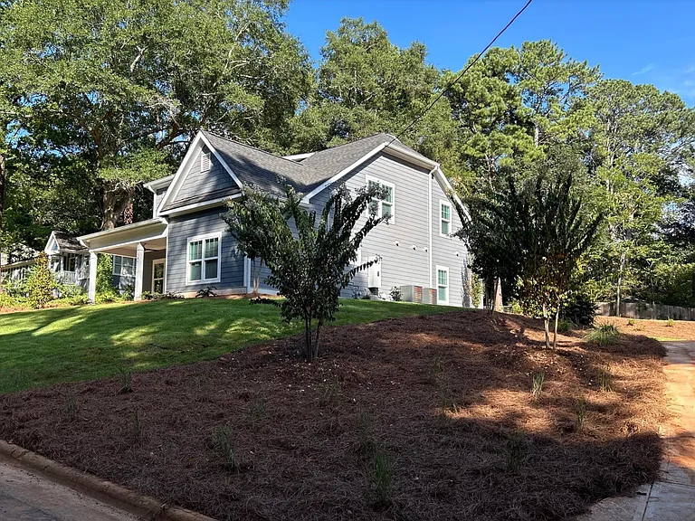 235 Pearl St — Photo 1