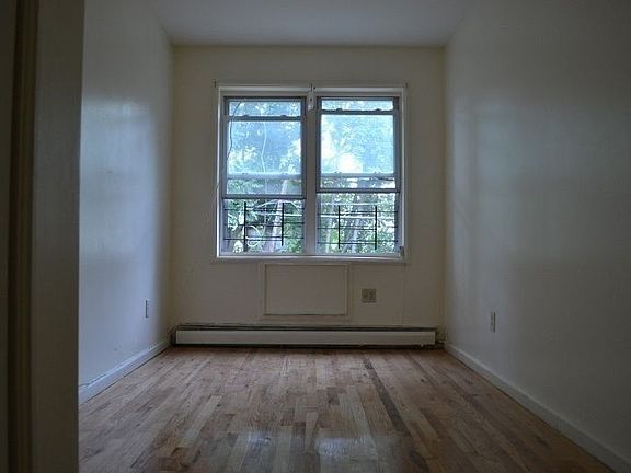 5th image of 815 Halsey St #3