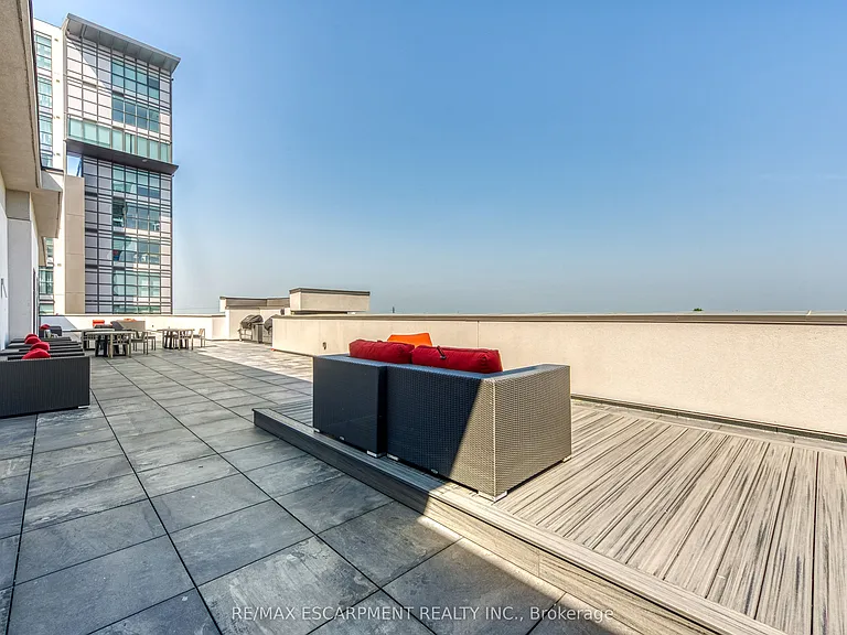 460 Dundas St E #522 — Photo 49