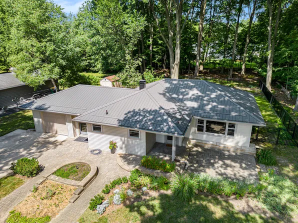 30832 Rockdale Ave, Farmington Hills, MI 48336