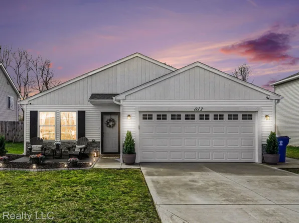 813 Partridge Ct, Holly, MI 48442