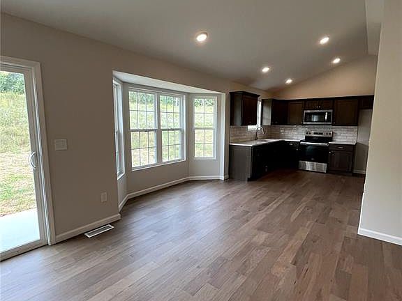 5th image of 773 Sydney Ct