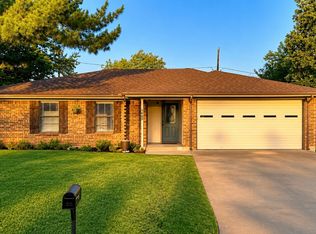1402 Preston Trail Ct, Graham, TX 76450