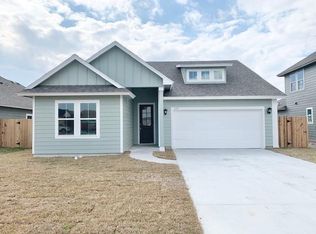 117 Highwood Dr, Rockport, TX 78382