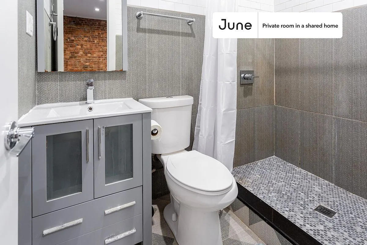 Full bedroom in 4 bed/2 bath home in Bushwick #1628 C — Photo 4