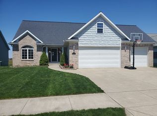 974 Saint Johns Chase, Grand Ledge, MI 48837