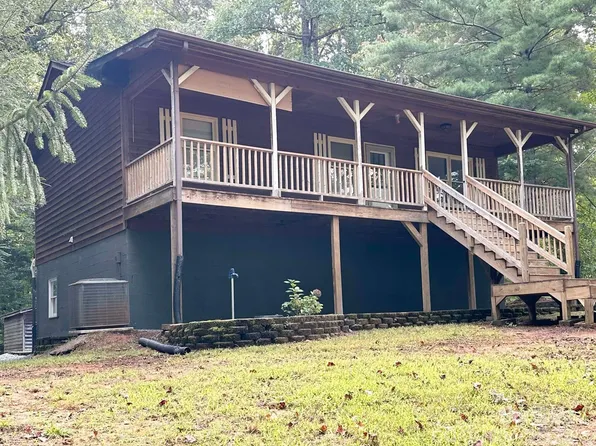 109A Foothills Dr, Lenoir, NC 28645