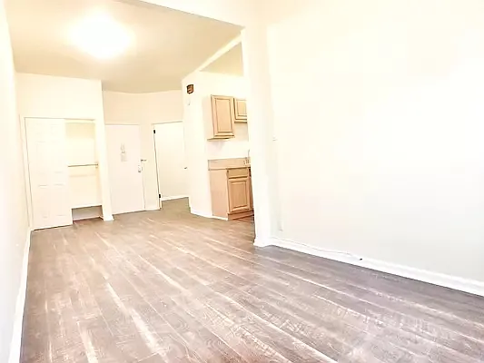 Rented by MAC Realty NY | media 2