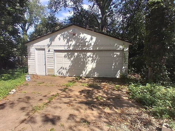2nd image of 9017 Cranberry Ln