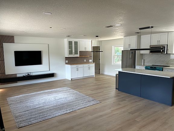 4th image of 2431 Baxter Ct
