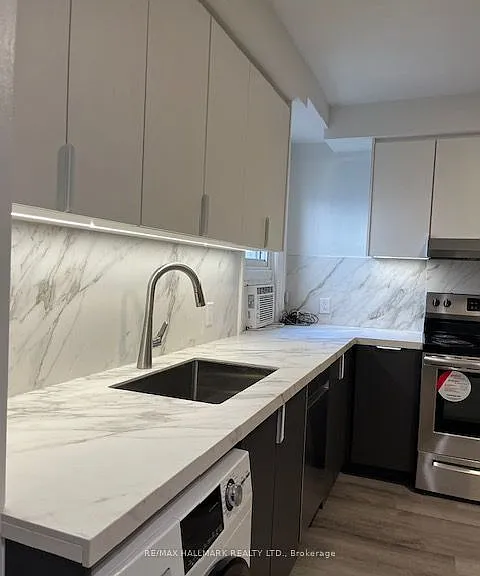 2961 Lakeshore Rd W #2 — Photo 3