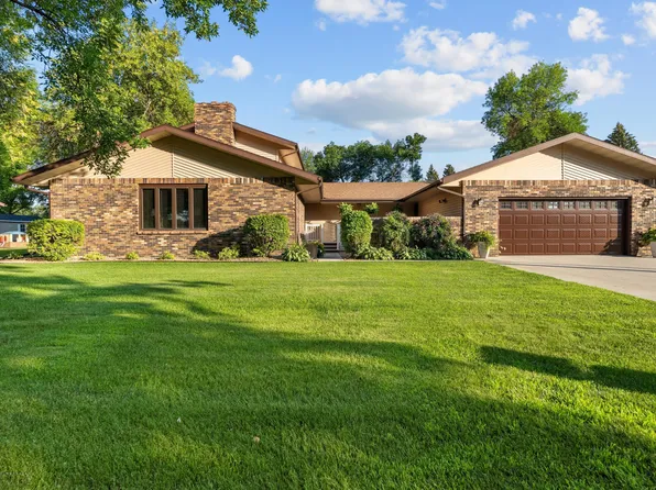 215 Crescent Dr, Breckenridge, MN 56520